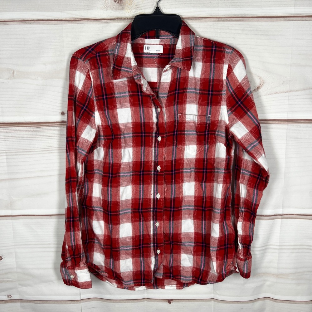 GAP Fitted Boyfriend Shirt Women Small‎ Red Plaid Long Sleeve Button Down Casual